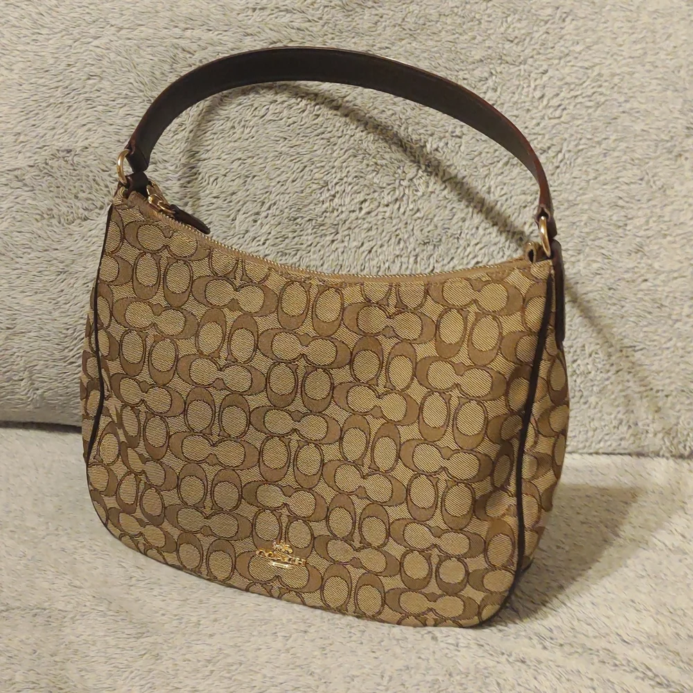 COACH Outline Signature Hobo EUC!! [FINAL PRICE] - Picture 2 of 13